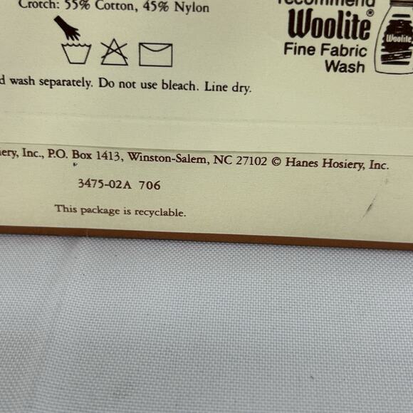 Hanes Absolutely Ultra Sheer Little Color pantyhose size A 706 Reinforced Toe - Picture 13 of 14